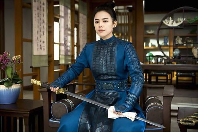 女明星穿盔甲_古装剧女将军_女明星穿铠甲