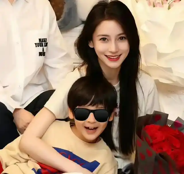 杨颖娱乐圈的规则_抠图事件内娱反思_杨颖十五年流量兴衰