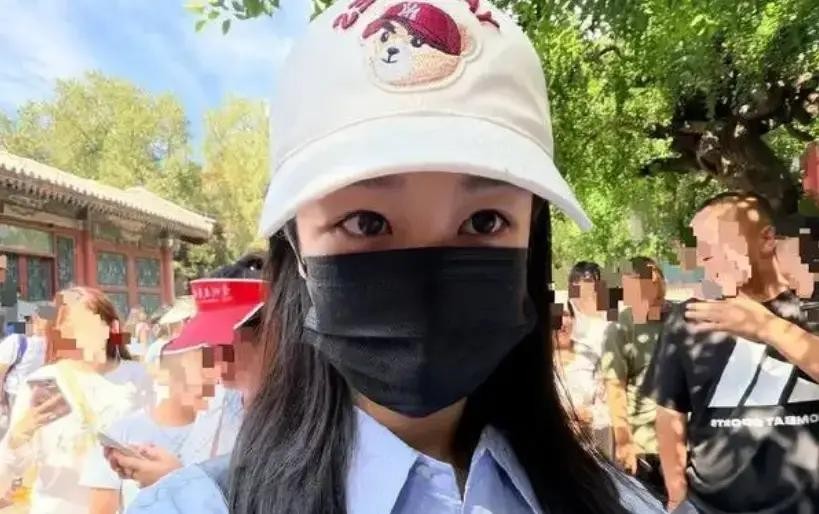 北京颐和园热浪 人挤人 明星隐私权_热点明星景点视频,